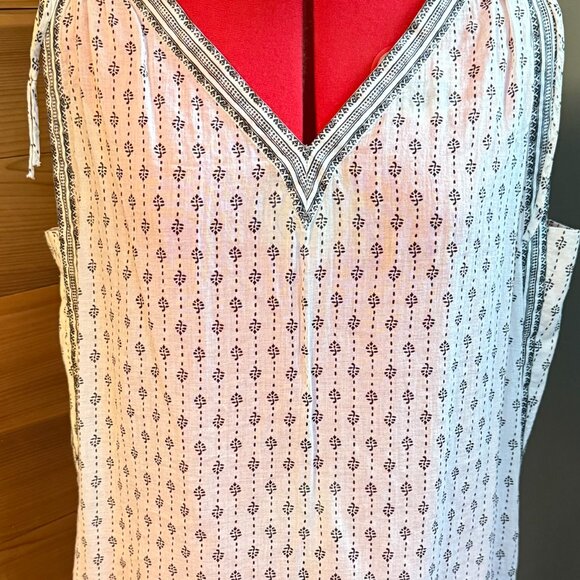 LOFT White and Black V Neck Sleeveless Top - L - Picture 3 of 5